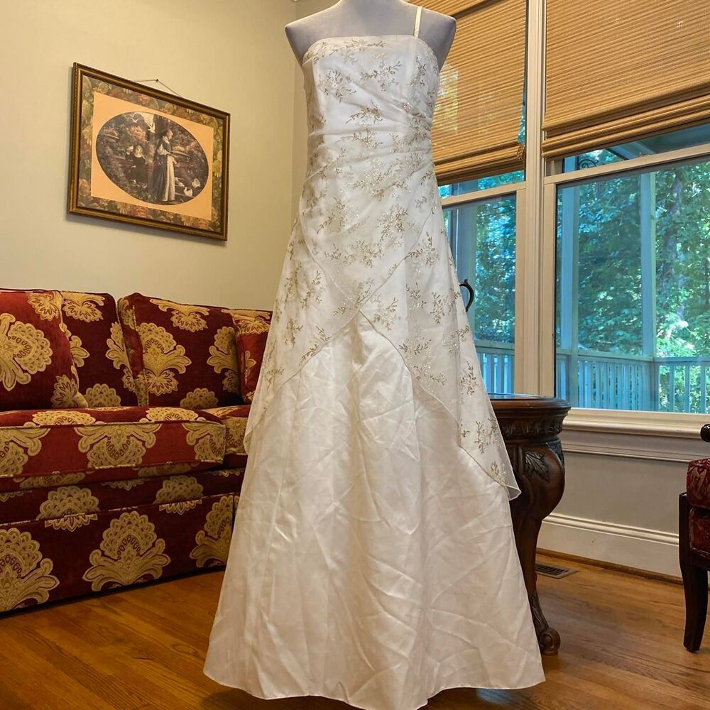 Vintage y2k fairycore cream glittery floral formal/prom strapless gown dress